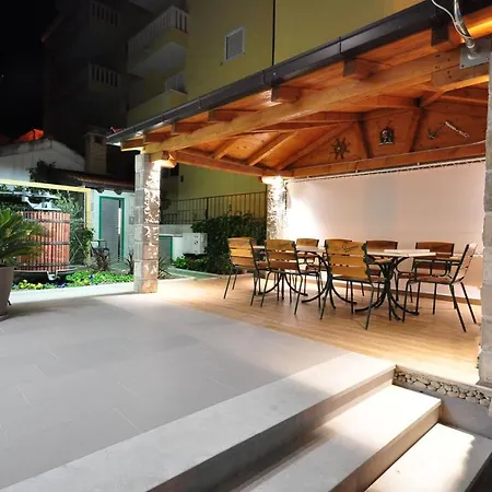 Luxury Seafront Morska With Pool, Jacuzzi And Sauna At The Beach In Center Of Вилла