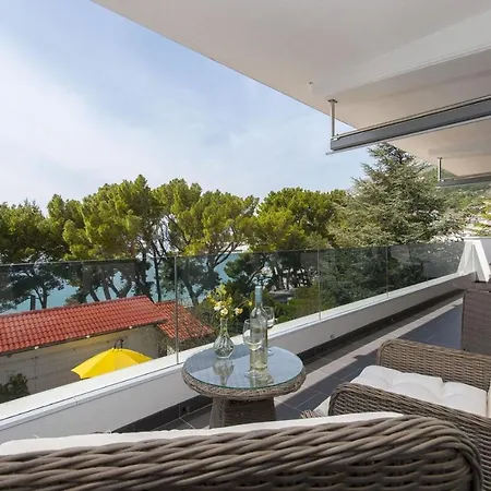 Вилла Luxury Seafront Morska With Pool, Jacuzzi And Sauna At The Beach In Center Of *