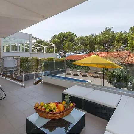Вилла Luxury Seafront Morska With Pool, Jacuzzi And Sauna At The Beach In Center Of *