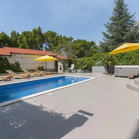 Luxury Seafront Morska With Pool, Jacuzzi And Sauna At The Beach In Center Of Вилла *