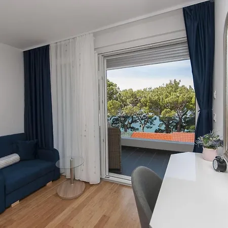 Вилла Luxury Seafront Morska With Pool, Jacuzzi And Sauna At The Beach In Center Of