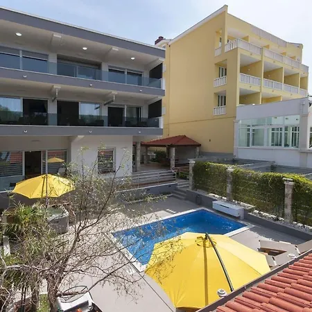 Luxury Seafront Morska With Pool, Jacuzzi And Sauna At The Beach In Center Of *