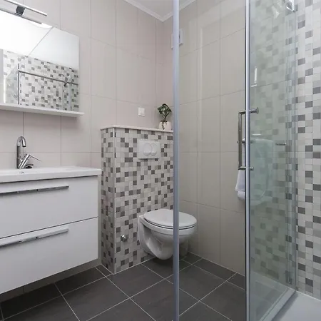 Luxury Seafront Morska With Pool, Jacuzzi And Sauna At The Beach In Center Of