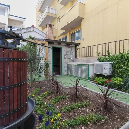Luxury Seafront Morska With Pool, Jacuzzi And Sauna At The Beach In Center Of Вилла Башка-Вода